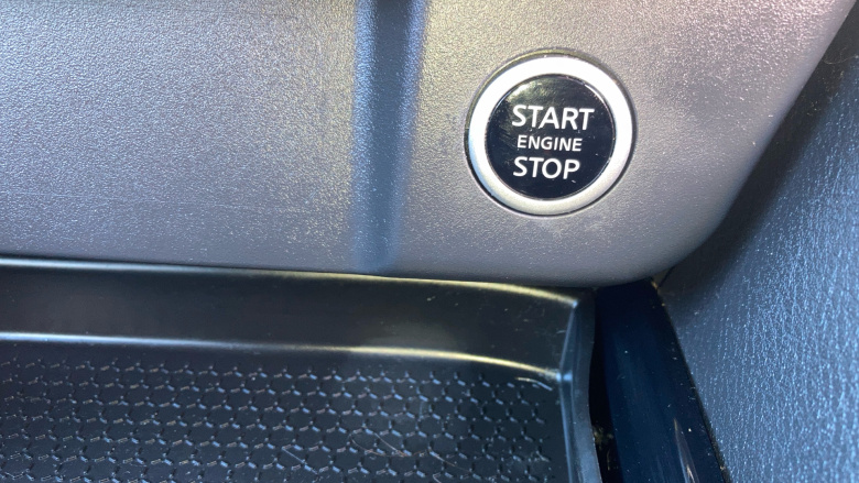 Nissan Qashqai 1.3 DiG-T MH Acenta Premium 5dr Petrol Hatchback